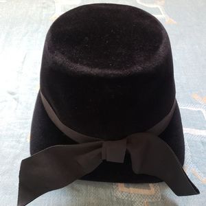 Black Velvet Cloche Hat 1940s Vintage